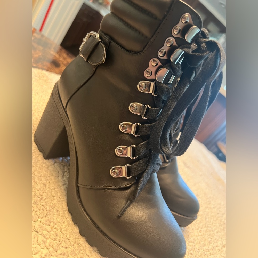MIA black boots with heel & lace up size 6.5